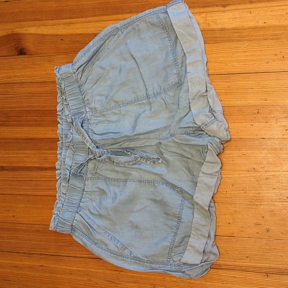 aerie Pants - Aerie flowy chambray like shorts size medium